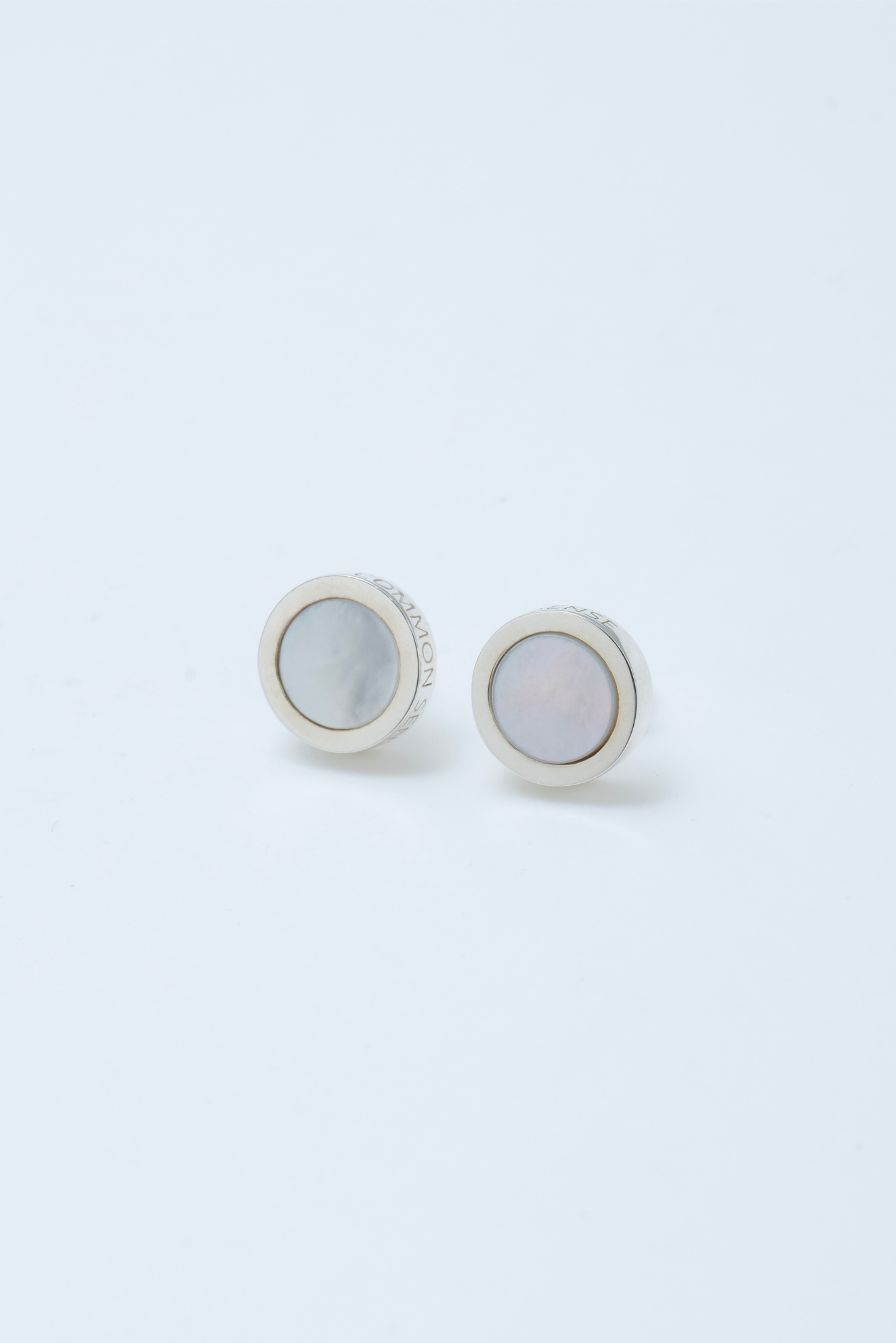 STONE EARRINGS(White / Shell)