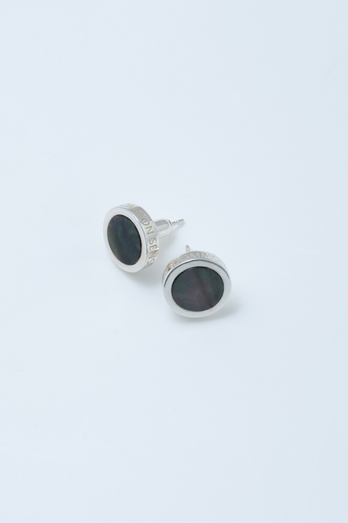 STONE EARRINGS(Black / Shell)