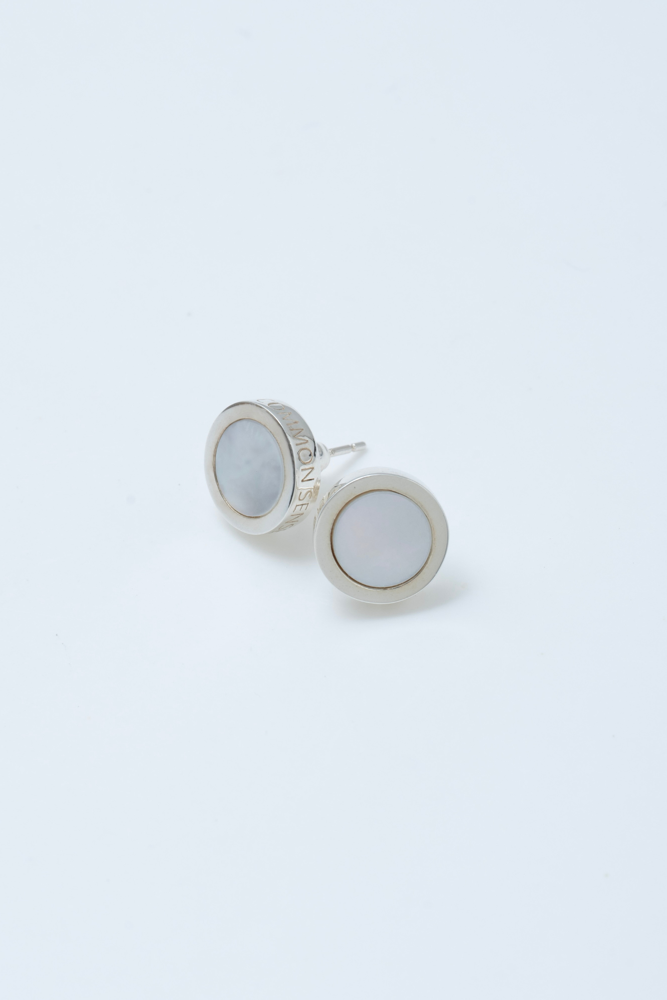 STONE EARRINGS(White / Shell)