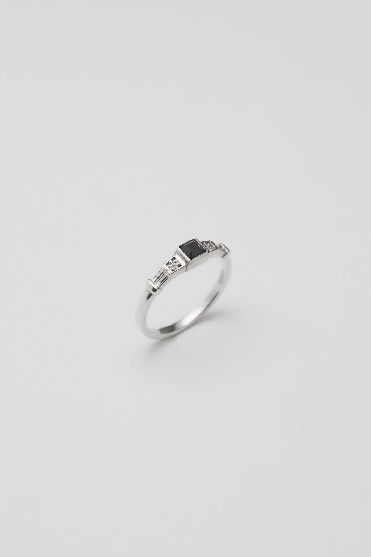 STONE VINTAGE RING(BLACK)