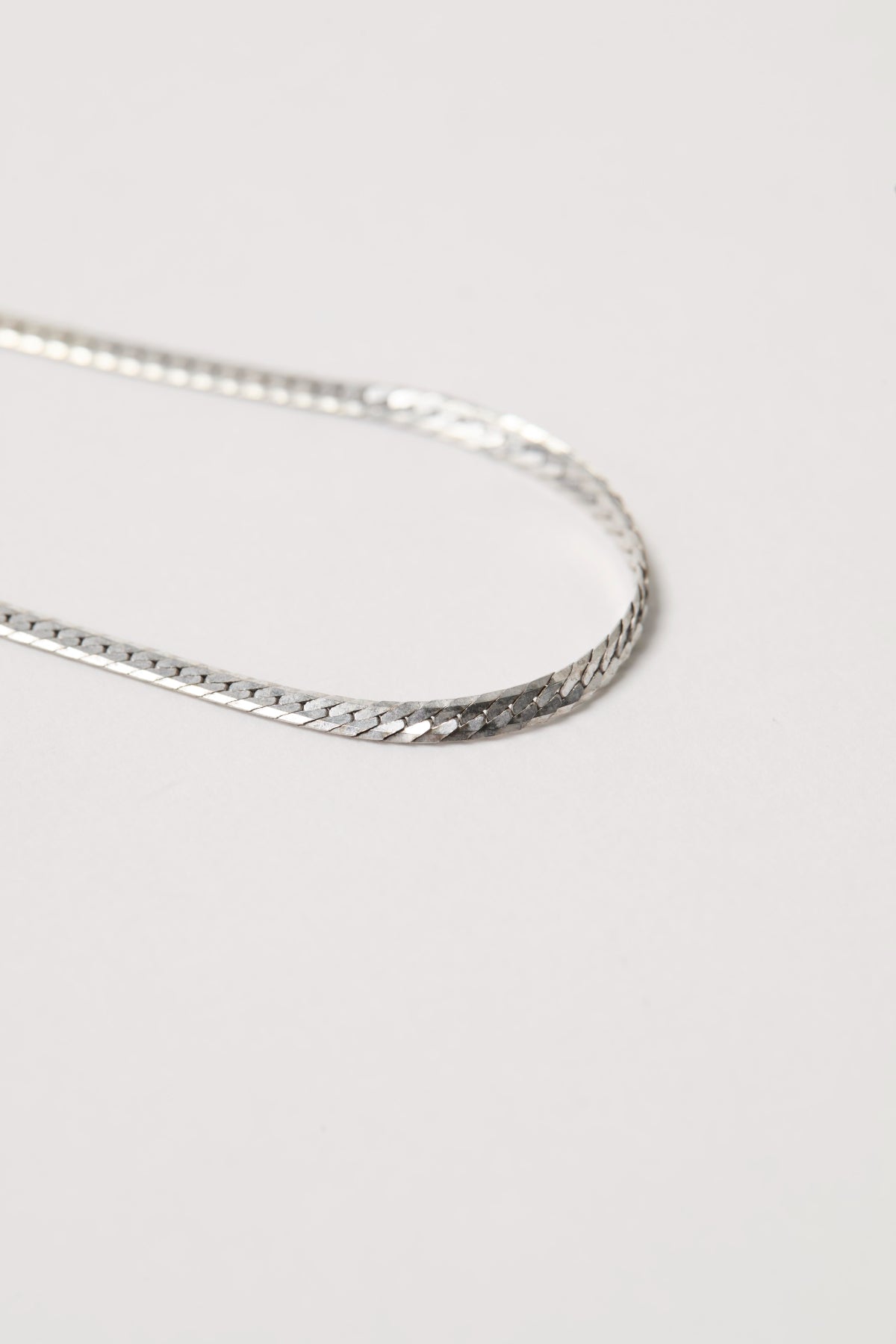 STONE NECKLACE (white)