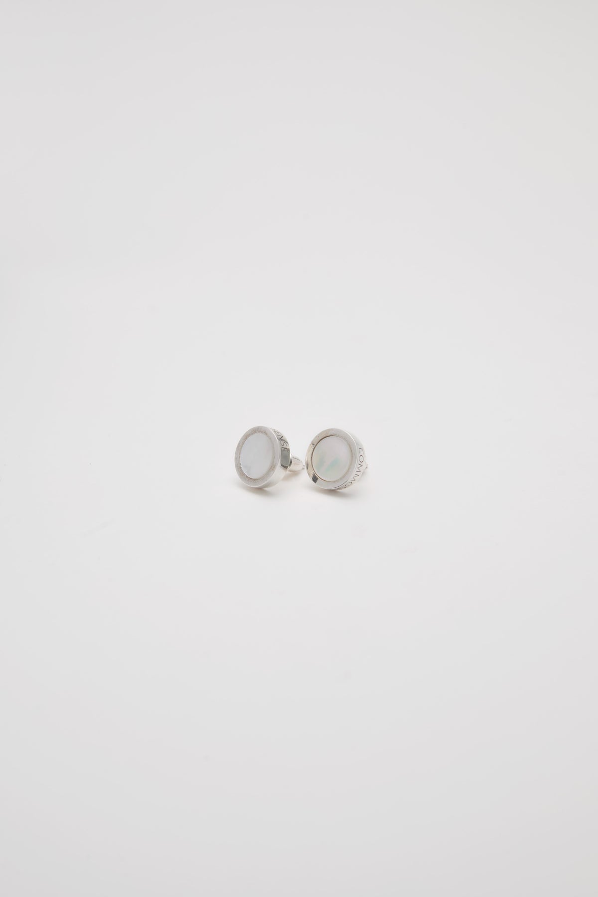 STONE EARRINGS（White / Shell）